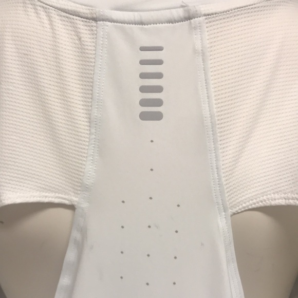 Under Armour Athletic/Athleisure Top, XL, NWT! - Picture 4 of 8